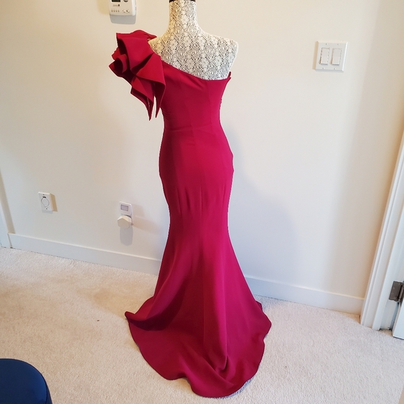 Evening gown - Picture 2 of 2